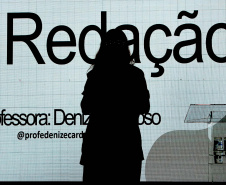 Estudantes da rede estadual participam de imersão sobre redação em preparação para o Enem