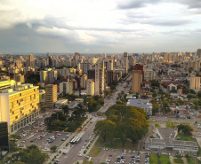 SEMANA CHUVOSA TERÁ GANGORRA NAS TEMPERATURAS NO PARANÁ