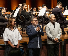 Orquestra Sinfônica do Paraná homenageia Roberto Tibiriçá em concerto que antecede apresentações na China