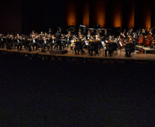 Orquestra Sinfônica do Paraná homenageia Roberto Tibiriçá em concerto que antecede apresentações na China