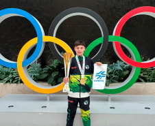 Atleta patrocinado pela Sanepar conquista ouro inédito no Mundial de Kickboxing