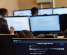 Enem 2026: alunos devem optar por inglês ou espanhol até domingo