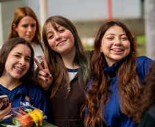 Dia do professor: evento para incentivo à docência reúne 800 estudantes em Curitiba e Maringá