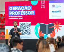 Dia do professor: evento para incentivo à docência reúne 800 estudantes em Curitiba e Maringá