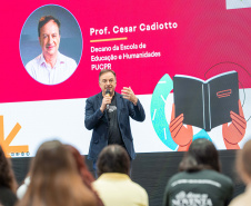 Dia do professor: evento para incentivo à docência reúne 800 estudantes em Curitiba e Maringá