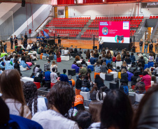 Dia do professor: evento para incentivo à docência reúne 800 estudantes em Curitiba e Maringá