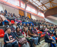 Dia do professor: evento para incentivo à docência reúne 800 estudantes em Curitiba e Maringá