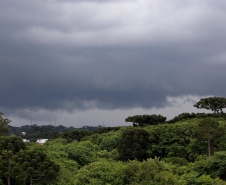 OUTUBRO TERÁ CHUVA ACIMA DA MÉDIA E OSCILAÇÕES DE TEMPERATURA NO PARANÁ