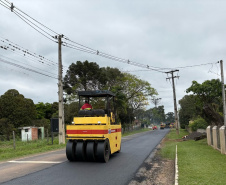 Conservação do pavimento na PR-438 entre Ponta Grossa e Fernandes Pinheiro.