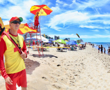 Bombeiros reforçam prevenção no Litoral durante feriado de Finados e preparam efetivo para o Verão