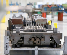 HORSE POWERTRAIN VICE
