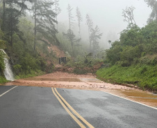 Estado trabalha na desobstrução de rodovias estaduais