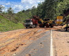 Rodovias estaduais têm trechos interditados por estragos da chuva e manutenções no Paraná
