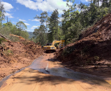 Rodovias estaduais têm trechos interditados por estragos da chuva e manutenções no Paraná