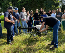 Colégios agrícolas do Paraná recebem drones para aulas práticas