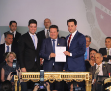 Governador Carlos Massa Ratinho Júnior dá posse ao secretário do Desenvolvimento Ambiental e Turismo, Márcio Nunes  -   Curitiba, 01/01/2019  -  Foto: