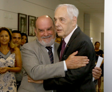 Transmissão de cargo na Secretaria da Administração e Previdência. Sai Fernando Ghignone e entre Reinhold Stephanes.  -  Curitiba, 02/01/2019  -  Foto: Jaelson Lucas/ANPr