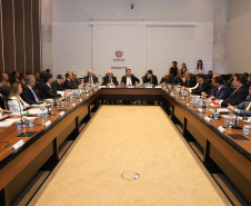 Governador Carlos Massa Ratinho Junior durante a primeira reunião de trabalho com a equipe de secretários de Estado.  -  Curitiba, 02/01/2019  -  Foto: Rodrigo Félix Leal