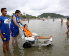 Limpeza das praias, saúde e segurança são destaques na temporada. Mais de 174 toneladas de lixo foram recolhidas nas praias do Paraná pela Sanepar, houve cerca de 700 atendimentos médicos feitos pela equipe da Secretaria da Saúde.  Operação Verão, 2018/2019  -  Foto: Jaelson Lucas/ANPr