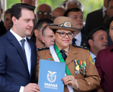 Governador Carlos Massa Ratinho Júnior participa da cerimônia de troca de comando da Polícia Militar do Paraná. O novo camandante-geral é o coronel Péricles de Matos. Ele substitui no cargo a coronel Audilene Dias Rocha.  -  Curitiba, 08/01/2019  -  Foto: José Fernando Ogura/ANPr