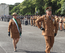 Governador Carlos Massa Ratinho Júnior participa da cerimônia de troca de comando da Polícia Militar do Paraná. O novo camandante-geral é o coronel Péricles de Matos. Ele substitui no cargo a coronel Audilene Dias Rocha.  -  Curitiba, 08/01/2019  -  Foto: Rodrigo Félix Leal