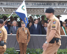 Governador Carlos Massa Ratinho Júnior participa da cerimônia de troca de comando da Polícia Militar do Paraná. O novo camandante-geral é o coronel Péricles de Matos. Ele substitui no cargo a coronel Audilene Dias Rocha.  -  Curitiba, 08/01/2019  -  Foto: Rodrigo Félix Leal