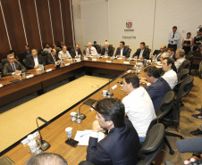 O governador Carlos Massa Ratinho Júnior reuniu-se com seus secretários, nesta terça-feira (08) e anunciou novas medidas administrativas. Curitiba, 08-01-2019.Foto: Arnaldo Alves / ANPr.