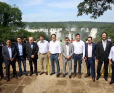 O governador Carlos Massa Ratinho Junior participou nesta quinta-feira (10), em Foz do Iguaçu, da solenidade em comemoração aos 80 anos do Parque Nacional do Iguaçu.  Considerado uma das mais belas reservas ecológicas do mundo, o Parque Nacional do Iguaçu tem 225 mil hectares e é reconhecido pela Unesco como Patrimônio Natural da Humanidade. Foz do Iguaçu,10/01/2018 Foto:Jaelson Lucas / ANPr