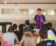 As ações esportivas realizadas pela Secretaria da Educação e do Esporte voltam às areias do litoral paranaense durante a Operação Verão Paraná 2019. O projeto, integrante das realizações do Governo do Estado, tem início nesta sexta-feira (11), incentivando a prática de atividades físicas e de lazer a fim de promover a saúde, o bem estar e a integração social dos veranistas e moradores locais.Foto: Thiago Chas
