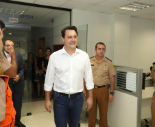 O governador Carlos Massa Ratinho Júnior visitou nesta segunda-feira (14) a estrutura da Coordenadoria Estadual de Proteção e Defesa Civil do Paraná. O órgão, localizado no Palácio Araucária, em Curitiba, faz o monitoramento dos eventos climáticos que ocorrem no Estado por meio do Centro Estadual de Gerenciamento de Riscos e Desastres (Cegerd). - Curitiba, 14/01/2019 - Foto: Rodrigo Félix Leal/ANPr