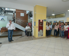 O presidente da Companhia de Habitação do Paraná (Cohapar), Jorge Lange, realizou a primeira reunião trabalho com os funcionários da empresa nesta segunda-feira (14). A assinatura do termo de posse aconteceu na última sexta-feira (11), após a indicação do governador Carlos Massa Ratinho Junior ter sido aprovada pelo Conselho de Administração da companhia.  Curitiba, 14/01/2019  -  Foto: Cohapar