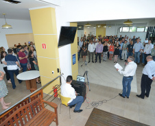 O presidente da Companhia de Habitação do Paraná (Cohapar), Jorge Lange, realizou a primeira reunião trabalho com os funcionários da empresa nesta segunda-feira (14). A assinatura do termo de posse aconteceu na última sexta-feira (11), após a indicação do governador Carlos Massa Ratinho Junior ter sido aprovada pelo Conselho de Administração da companhia.  Curitiba, 14/01/2019  -  Foto: Cohapar