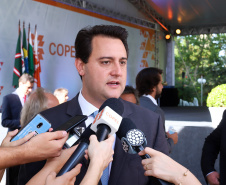 Governador Carlos Massa Ratinho Junior participa da solenidade de posse do presidente da Copel, Daniel Pimentel Slaviero.  -  Curitiba, 16/01/2019  -  Foto: Rodrigo Félix Leal