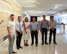 O procurador federal Deltan Dallagnol, coordenador da Operação Lava Jato em Curitiba, e o professor de Harvard, Mathew Stephenson, especializado em estudos sobre corrupção, estiveram no Museu Oscar Niemeyer (MON) nesta sexta-feira (18). Eles foram recebidos pela diretora-presidente Juliana Vosnika.  -  Curitiba, 18/01/2019  -  Foto: Eduardo Alves Cruz/MON