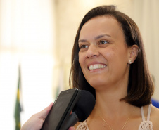 O secretário da Fazenda, Renê Garcia Júnior, entregou nesta segunda-feira (21) os três principais prêmios do 38º sorteio do Nota Paraná, que aconteceu no último dia 10 de janeiro