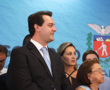O governador Carlos Massa Ratinho Junior afirmou nesta quarta-feira (23), na solenidade de comemoração pelos 56 anos da Sanepar e de posse da nova diretoria, que a missão da empresa é avançar em oferta de água e sistema de esgoto, chegando a localidades que ainda não contam com estes serviços.Foto: Rodrigo Felix Leal/ANPr