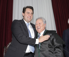 O governador Carlos Massa Ratinho Junior participa da posse de Nestor Baptista na Presidência do Tribunal de Contas do Estado do Paraná.  -  Curitiba, 23-01-19Foto: Arnaldo Alves / ANPr.