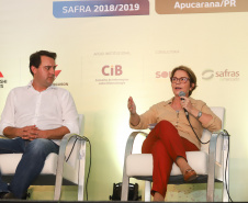 O governador Carlos Massa Ratinho Junior e a ministra da Agricultura, Pecuária e Abastecimento, Tereza Cristina, participam do evento que marca a abertura nacional da colheita da soja. Apucarana, 24/01/2019. Foto: Rodrigo Felix Leal/ANPr