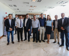 O Governador do Estado, Carlos Massa Ratinho Junior, assina o decreto que transfere a sede do governo para Cascavel, durante o Show Rural.
Curitiba,31/01/2019. Foto: Geraldo Bubniak/ANPr
