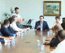 O Governador do Estado, Carlos Massa Ratinho Junior, assina o decreto que transfere a sede do governo para Cascavel, durante o Show Rural.
Curitiba,31/01/2019. Foto:Rodrigo Felix Leal/ANPr