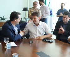 O Governador do Estado, Carlos Massa Ratinho Junior, assina o decreto que transfere a sede do governo para Cascavel, durante o Show Rural.
Curitiba,31/01/2019. Foto:Rodrigo Felix Leal/ANPr