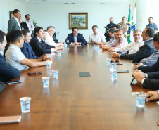 O Governador do Estado, Carlos Massa Ratinho Junior, assina o decreto que transfere a sede do governo para Cascavel, durante o Show Rural.
Curitiba,31/01/2019. Foto:Rodrigo Felix Leal/ANPr