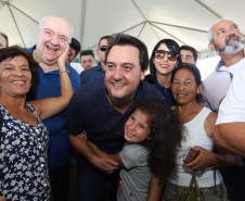 O governador Carlos Massa Ratinho Junior e o prefeito de Curitiba, Rafael Greca, inauguraram neste sábado (02) um parque esportivo no Bairro Novo. A estrutura conta com quadra de futebol com grama sintética, pista de skate com oito obstáculos e quadra poliesportiva. Curitiba,02/02/2019   -  Foto: Rodrigo Félix Leal/ANPr