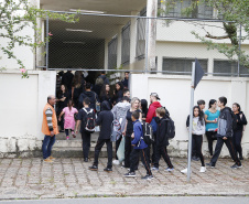 Mais de 120 mil estudantes vindos da rede municipal de ensino devem ingressar no 6° ano da rede estadual no ano letivo de 2019, que começa no dia 14. Para facilitar a adaptação dos alunos aos novos ambientes, as escolas estaduais elaboraram programações especiais para as primeiras aulas, que vão desde uma roda de conversa com os alunos mais velhos até um tour antecipado pela nova escola.   -  Foto: Arquivo SEED