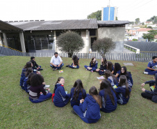 Mais de 120 mil estudantes vindos da rede municipal de ensino devem ingressar no 6° ano da rede estadual no ano letivo de 2019, que começa no dia 14. Para facilitar a adaptação dos alunos aos novos ambientes, as escolas estaduais elaboraram programações especiais para as primeiras aulas, que vão desde uma roda de conversa com os alunos mais velhos até um tour antecipado pela nova escola.   -  Foto: Arquivo SEED
