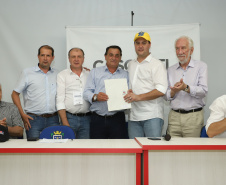 O governador Carlos Massa Ratinho Junior afirmou nesta quinta-feira (07), em Cascavel, que vai editar um decreto regulamentando a aplicação da lei que estabelece a perenidade da Tarifa Rural Noturna de energia. - Cascavel, 07/02/2019 - Foto: Rodrigo Félix Leal