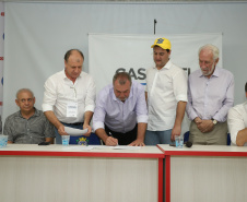 O governador Carlos Massa Ratinho Junior afirmou nesta quinta-feira (07), em Cascavel, que vai editar um decreto regulamentando a aplicação da lei que estabelece a perenidade da Tarifa Rural Noturna de energia. - Cascavel, 07/02/2019 - Foto: Rodrigo Félix Leal