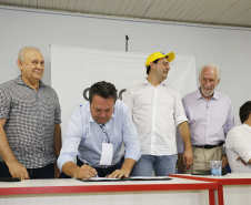 O governador Carlos Massa Ratinho Junior afirmou nesta quinta-feira (07), em Cascavel, que vai editar um decreto regulamentando a aplicação da lei que estabelece a perenidade da Tarifa Rural Noturna de energia.   -  Cascavel, 07/02/2019  -  Foto: Arnaldo Alves/ANPr