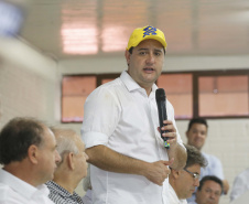 O governador Carlos Massa Ratinho Junior afirmou nesta quinta-feira (07), em Cascavel, que vai editar um decreto regulamentando a aplicação da lei que estabelece a perenidade da Tarifa Rural Noturna de energia.   -  Cascavel, 07/02/2019  -  Foto: Arnaldo Alves/ANPr