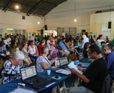 Feira Paraná Cidadão leva serviços gratuitos à população de Campo Magro na região metropolitana de Curitiba. O mutirão oferta  gratuitamente para a população em geral, serviços como a emissão de carteira de identidade, CPF e carteira de trabalho, além da intermediação para vagas de emprego. Também ações em áreas como cidadania, direitos humanos, segurança, educação, saúde, habitação, social, de cultura, esporte e lazer. - Campo Magro, 07/02/2019 -Foto: Geraldo Bubniak/ANPr